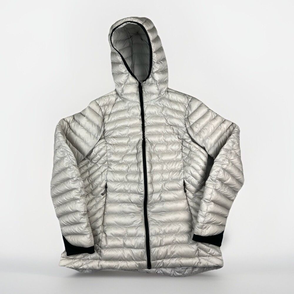 Duluth Trading Co Womens Down Jacket Sz M Pertex Quantum Hooded Puffer Lt Gray